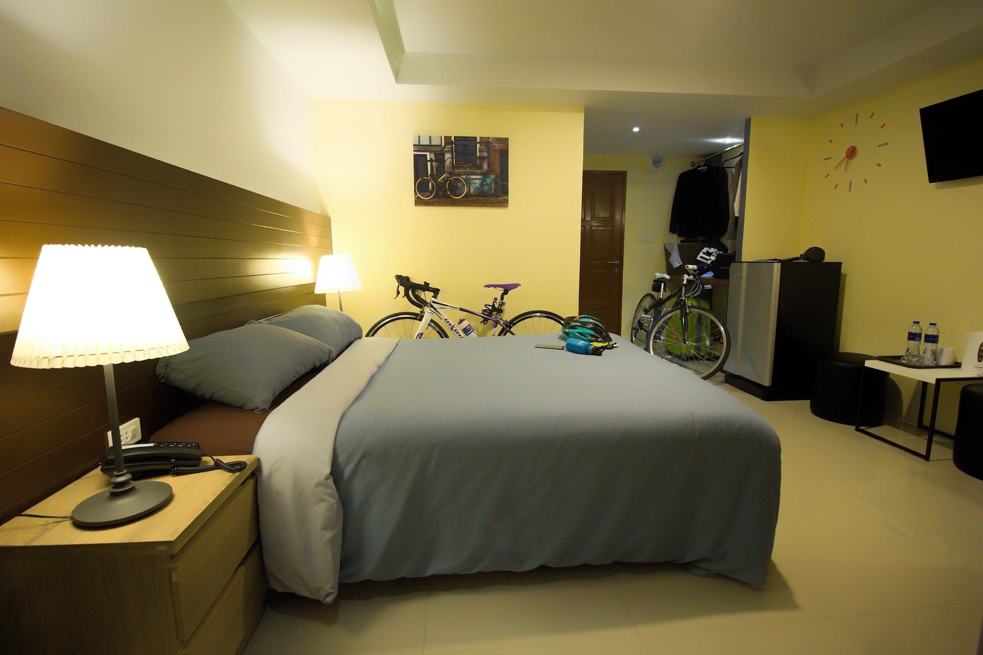 The Avail Hotel Пра Након Си Аютая Екстериор снимка