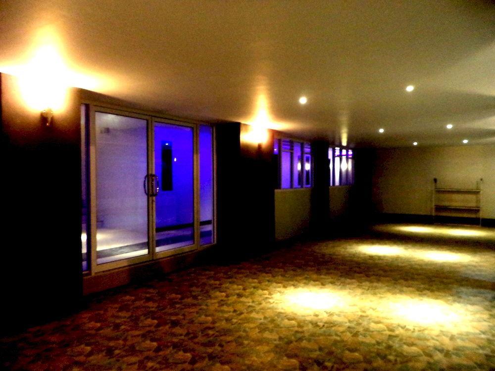 The Avail Hotel Пра Након Си Аютая Екстериор снимка