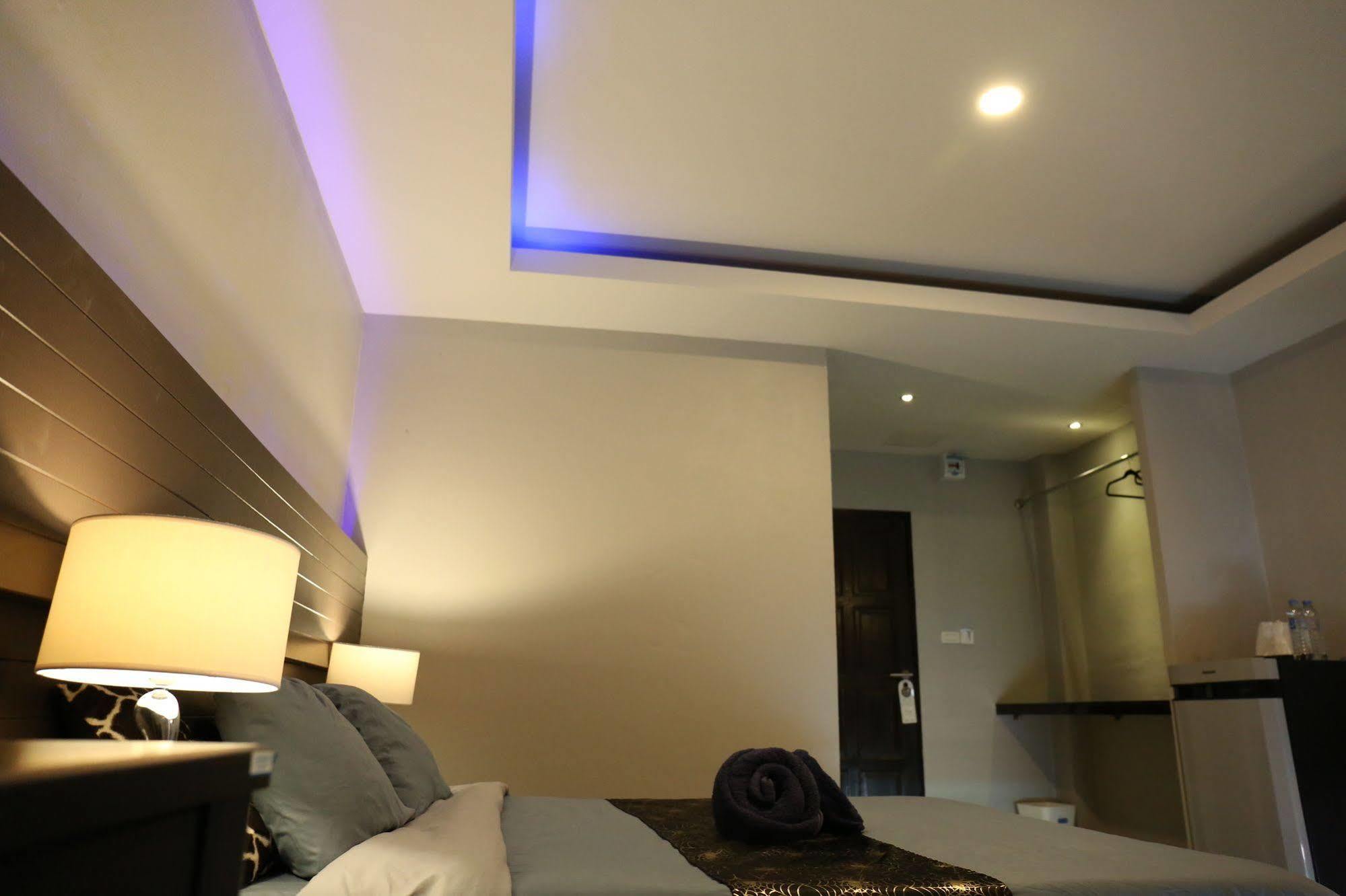 The Avail Hotel Пра Након Си Аютая Екстериор снимка